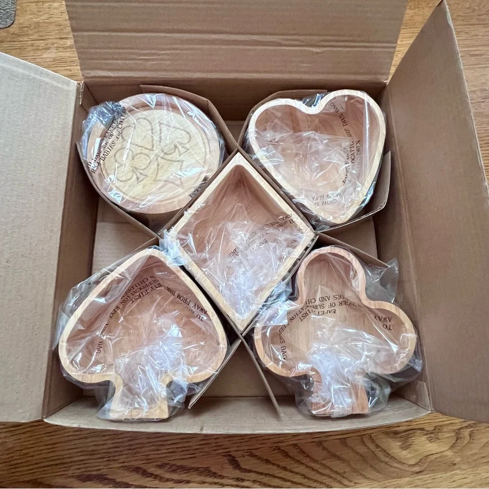 ♣️ NEW Poker Card Players Party Ensemble Wood Coasters Snack Bowls Eco Friendly - Picture 3 of 10